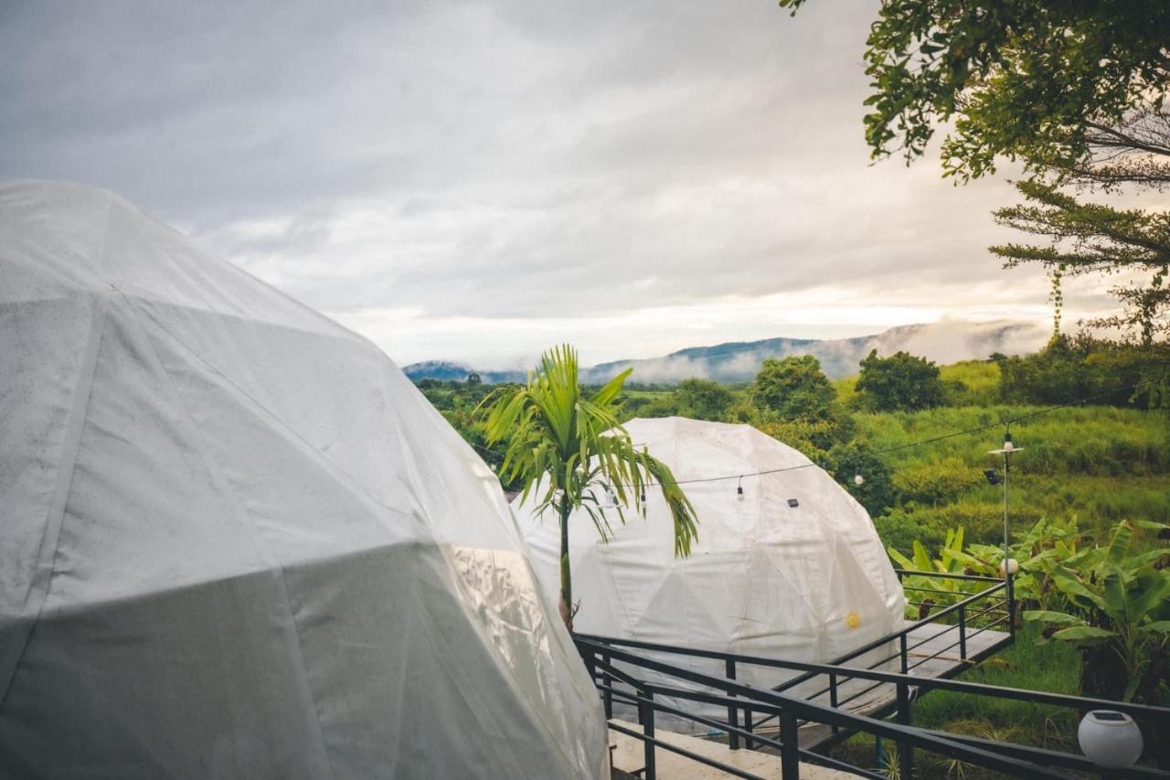 Hotel นรดีฮิวล์ รีสอร์ต เขาแผงม้า วังน้ำเขียว Ban Sap Bon  Exteriér fotografie